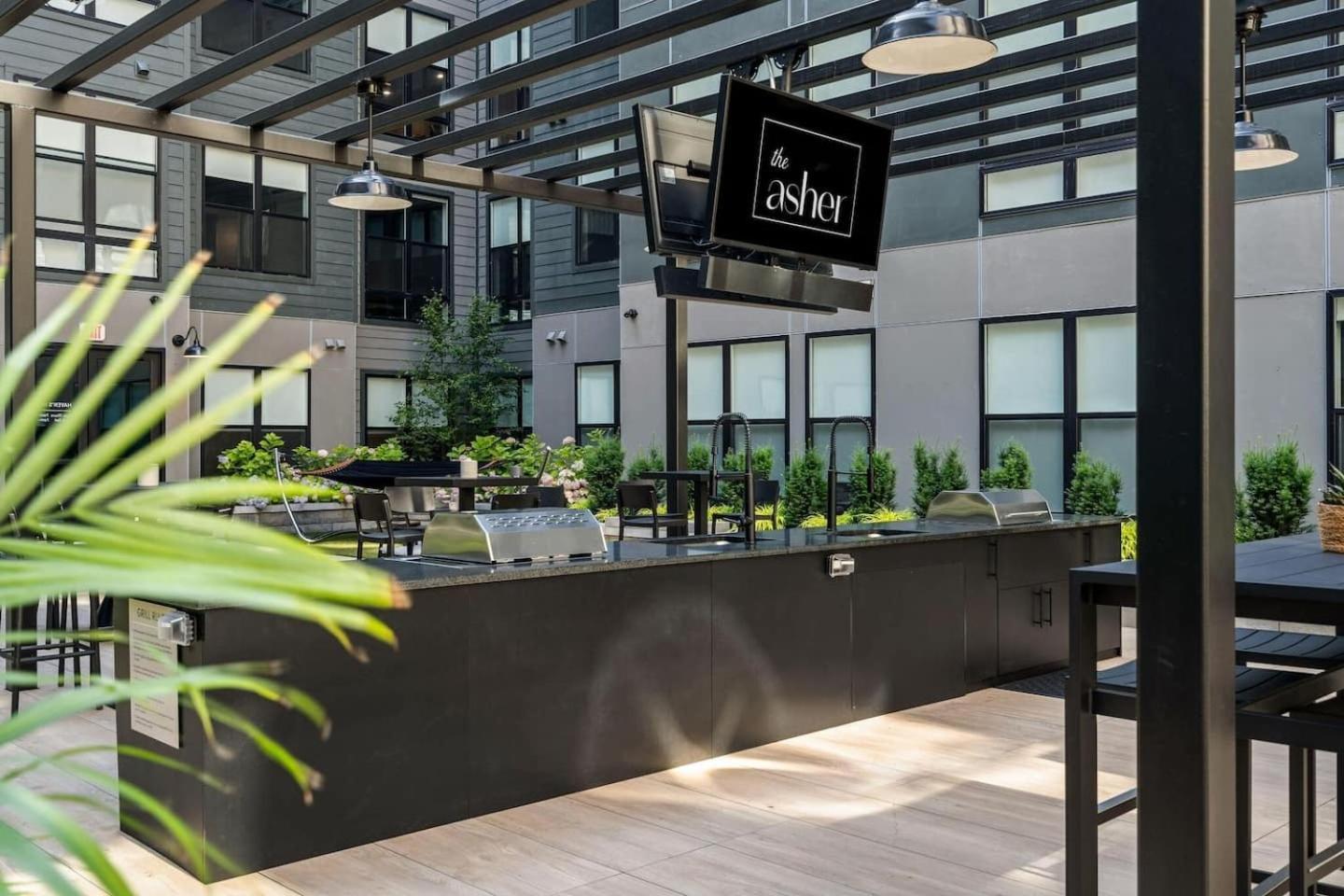Luxury Apartments By Hyatus At The Asher Стамфорд Екстериор снимка