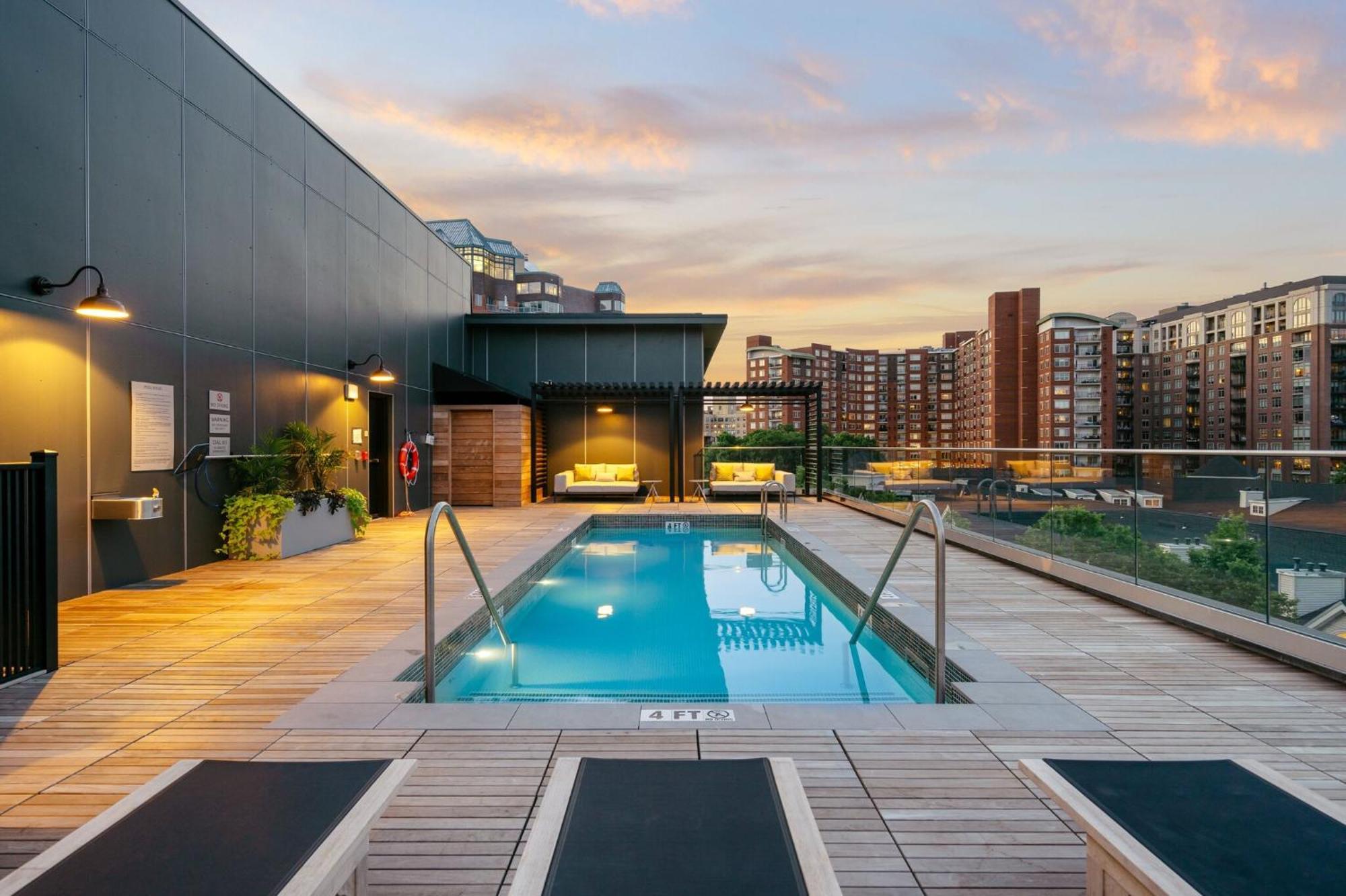 Luxury Apartments By Hyatus At The Asher Стамфорд Екстериор снимка